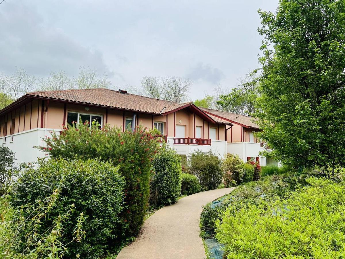 Appartement F2 A Cambo-Les-Bains Avec Piscine, Proche Thermes, Terrasse Et Parking - Fr-1-495-36 Eksteriør bilde